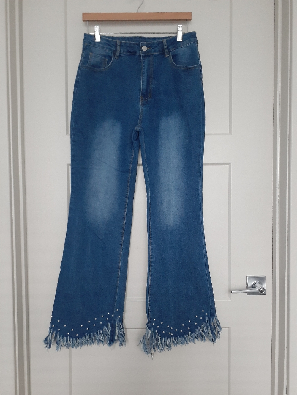 Women's Blue Pearl-Embellished Frayed Hem Jeans